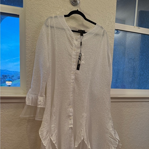 Tops - Curvy Plus Size Elegant Luxury White Dress Size 2 X